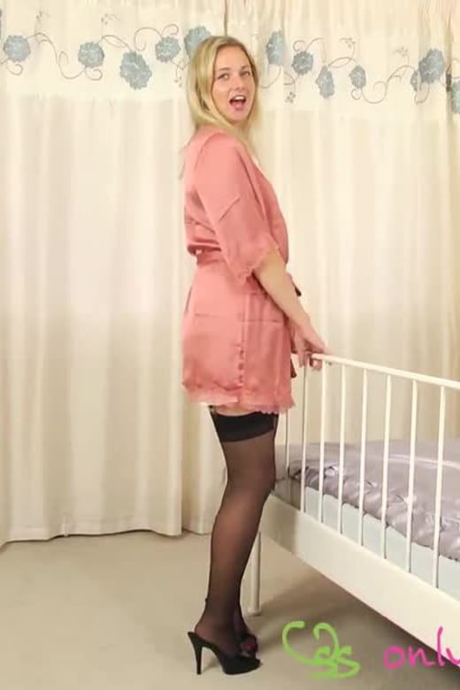 Nikki F
